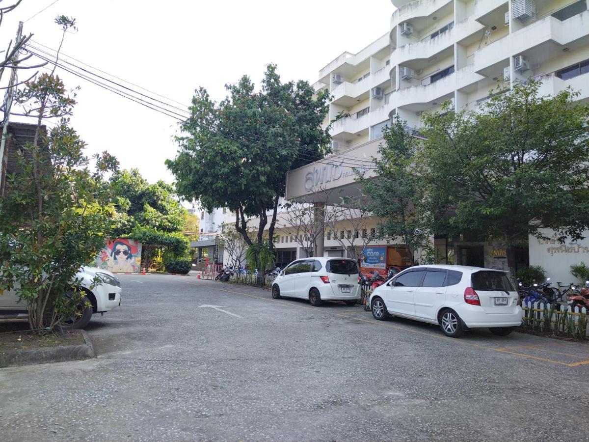 Supanich Condo Opposite The Train Station Chiangmai Chiang Mai Exterior photo