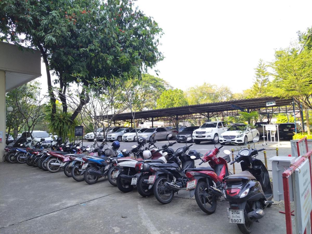 Supanich Condo Opposite The Train Station Chiangmai Chiang Mai Exterior photo